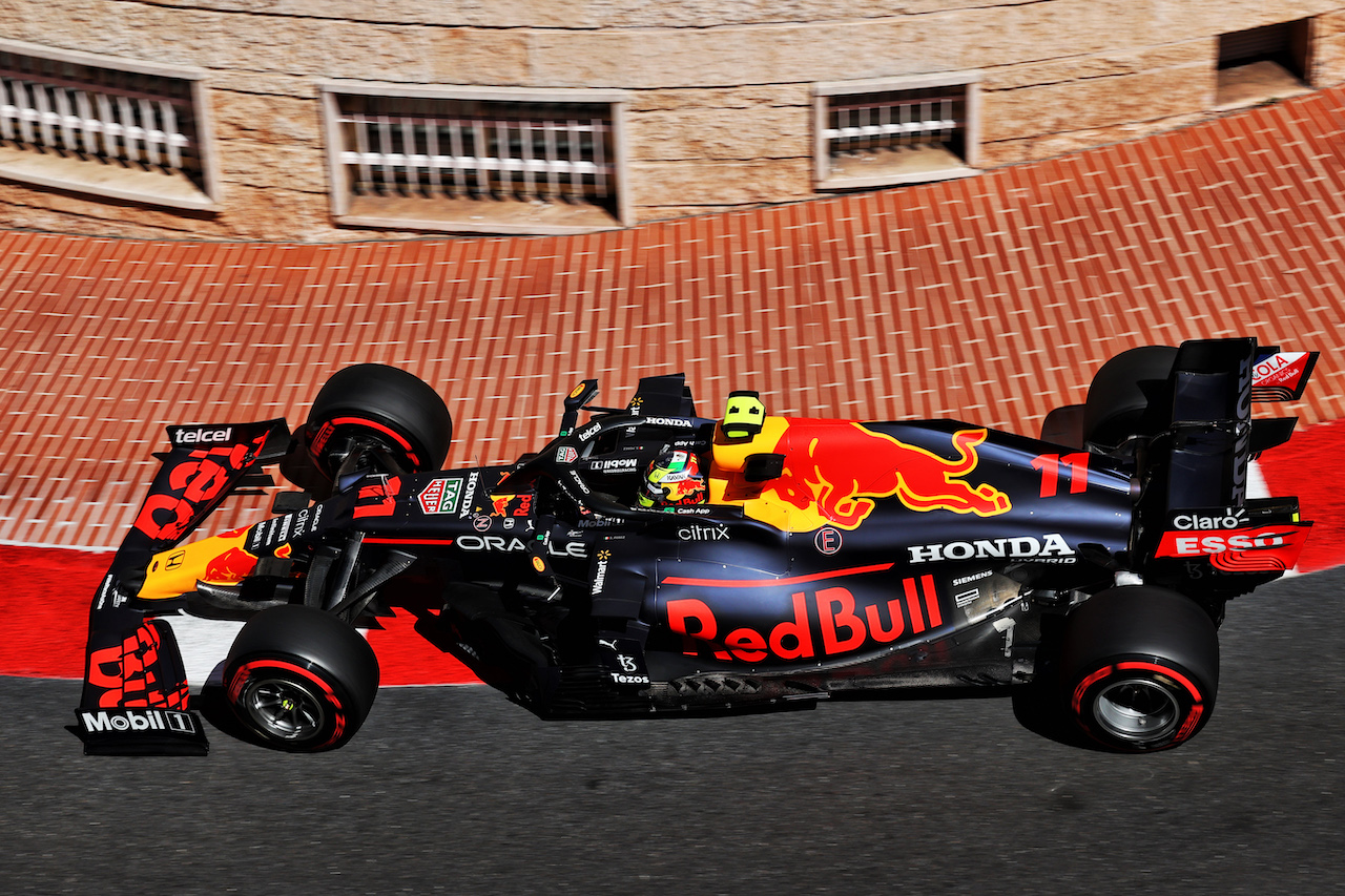 GP MONACO, Sergio Perez (MEX) Red Bull Racing RB16B.
20.05.2021. Formula 1 World Championship, Rd 5, Monaco Grand Prix, Monte Carlo, Monaco, Practice Day.
- www.xpbimages.com, EMail: requests@xpbimages.com © Copyright: Batchelor / XPB Images