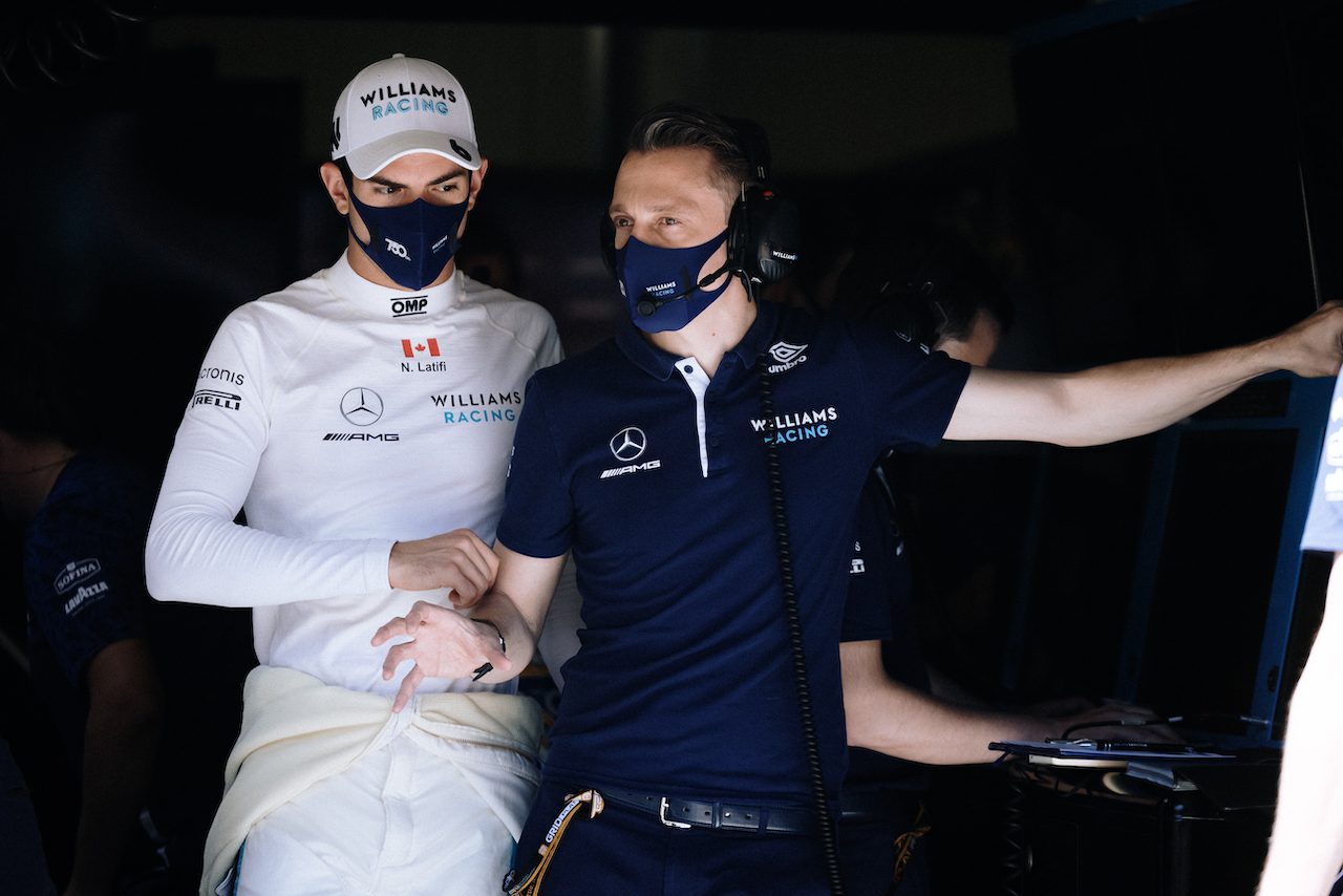 GP MONACO, Nicholas Latifi (CDN) Williams Racing with Gaetan Jego, Williams Racing Gara Engineer.
20.05.2021. Formula 1 World Championship, Rd 5, Monaco Grand Prix, Monte Carlo, Monaco, Practice Day.
- www.xpbimages.com, EMail: requests@xpbimages.com © Copyright: Bearne / XPB Images