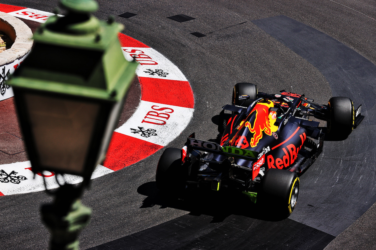 GP MONACO, Max Verstappen (NLD) Red Bull Racing RB16B.
20.05.2021. Formula 1 World Championship, Rd 5, Monaco Grand Prix, Monte Carlo, Monaco, Practice Day.
- www.xpbimages.com, EMail: requests@xpbimages.com © Copyright: Batchelor / XPB Images