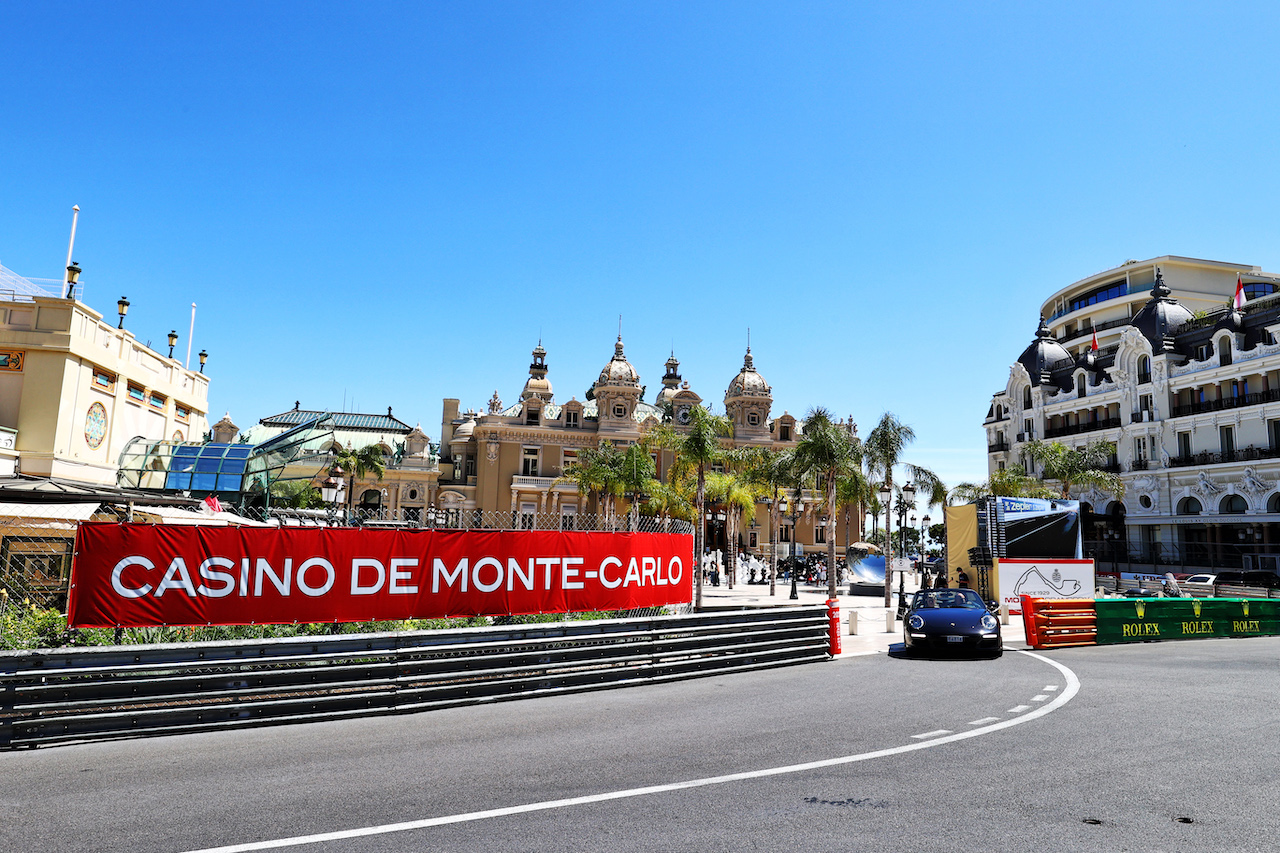 GP MONACO, Circuit Atmosfera - Casino de Monte-Carlo.
19.05.2021. Formula 1 World Championship, Rd 5, Monaco Grand Prix, Monte Carlo, Monaco, Preparation Day.
- www.xpbimages.com, EMail: requests@xpbimages.com © Copyright: Moy / XPB Images
