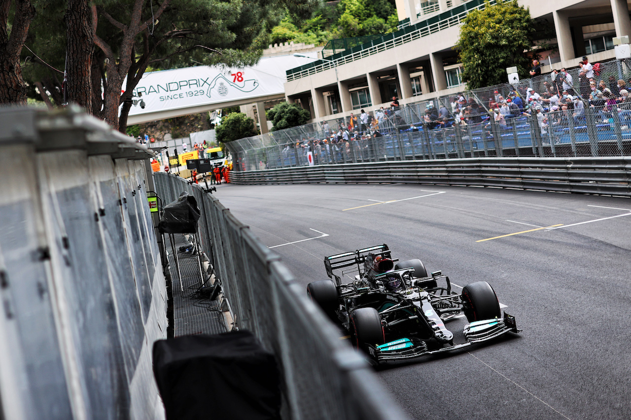 GP MONACO, Lewis Hamilton (GBR) Mercedes AMG F1 W12.
22.05.2021. Formula 1 World Championship, Rd 5, Monaco Grand Prix, Monte Carlo, Monaco, Qualifiche Day.
- www.xpbimages.com, EMail: requests@xpbimages.com © Copyright: Charniaux / XPB Images