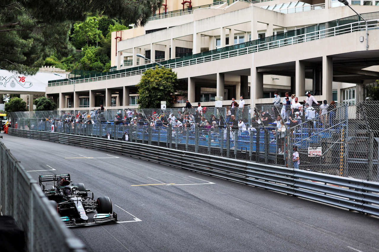 GP MONACO, Lewis Hamilton (GBR) Mercedes AMG F1 W12.
22.05.2021. Formula 1 World Championship, Rd 5, Monaco Grand Prix, Monte Carlo, Monaco, Qualifiche Day.
- www.xpbimages.com, EMail: requests@xpbimages.com © Copyright: Charniaux / XPB Images