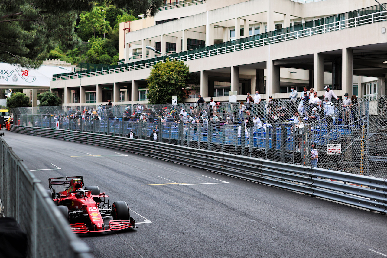 GP MONACO, Carlos Sainz Jr (ESP) Ferrari SF-21.
22.05.2021. Formula 1 World Championship, Rd 5, Monaco Grand Prix, Monte Carlo, Monaco, Qualifiche Day.
- www.xpbimages.com, EMail: requests@xpbimages.com © Copyright: Charniaux / XPB Images