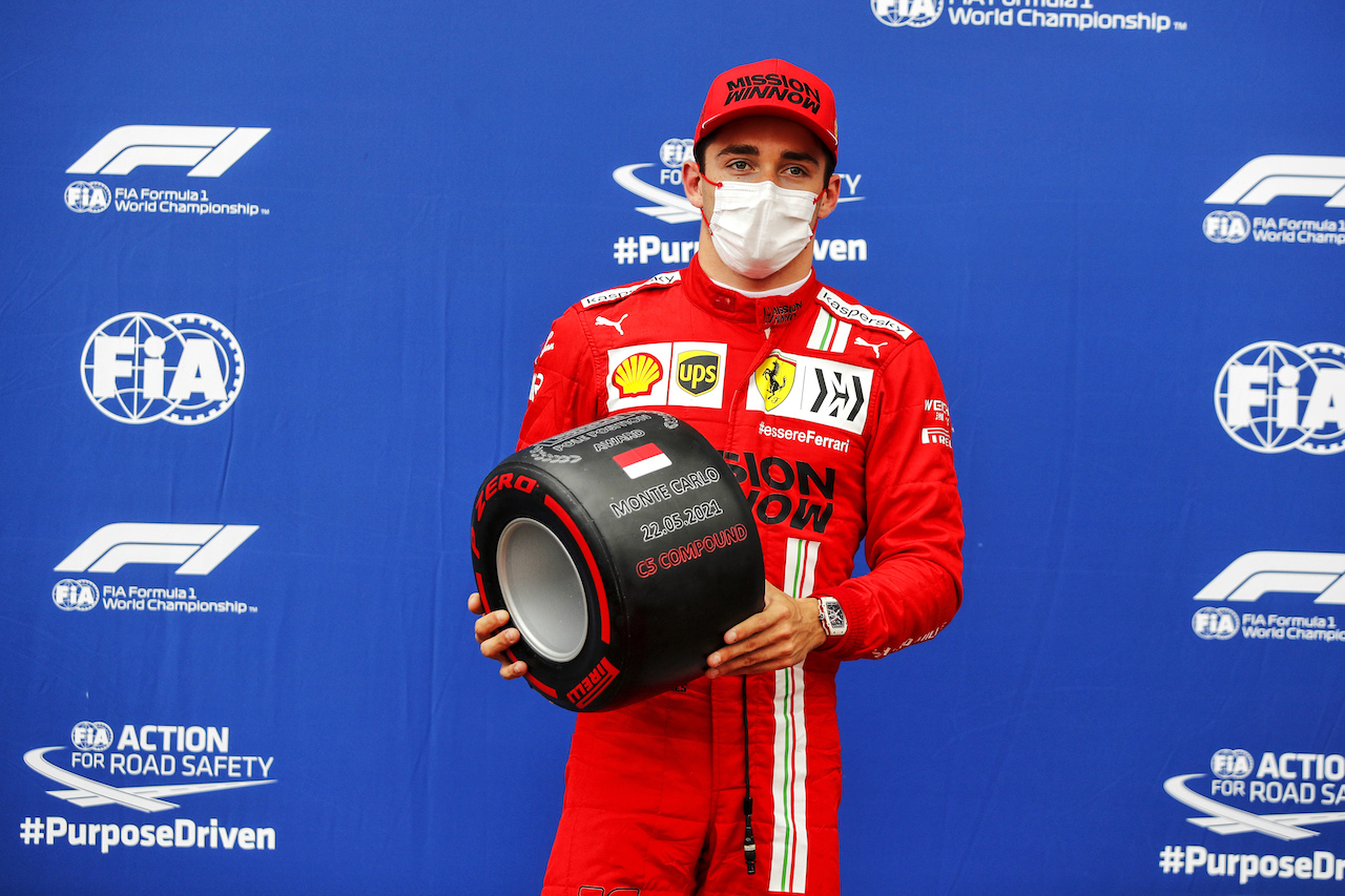 GP MONACO, Charles Leclerc (MON) Ferrari with the Pirelli Pole Position Award in qualifying parc ferme.
22.05.2021. Formula 1 World Championship, Rd 5, Monaco Grand Prix, Monte Carlo, Monaco, Qualifiche Day.
- www.xpbimages.com, EMail: requests@xpbimages.com © Copyright: FIA Pool Image for Editorial Use Only