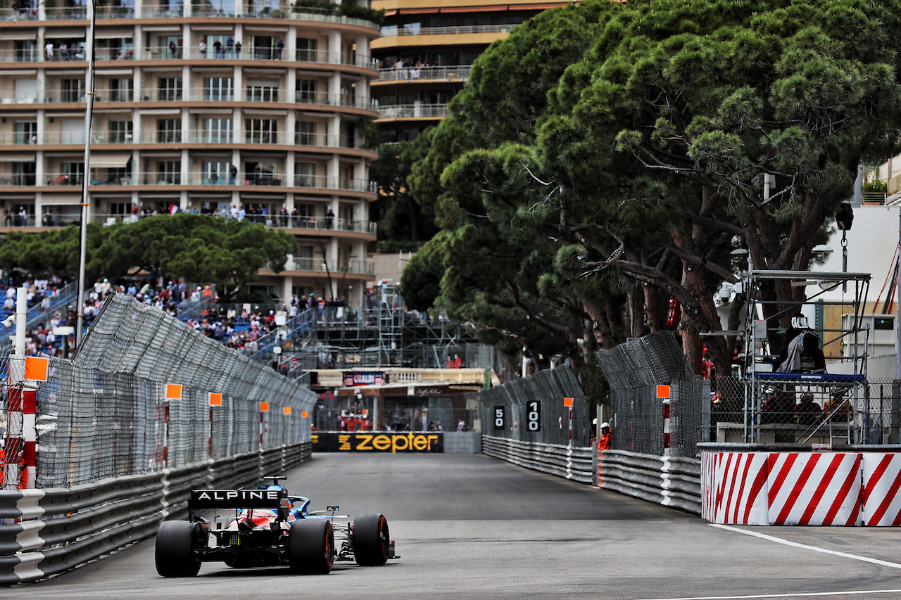 GP MONACO, Fernando Alonso (ESP) Alpine F1 Team A521.
22.05.2021. Formula 1 World Championship, Rd 5, Monaco Grand Prix, Monte Carlo, Monaco, Qualifiche Day.
- www.xpbimages.com, EMail: requests@xpbimages.com © Copyright: Batchelor / XPB Images