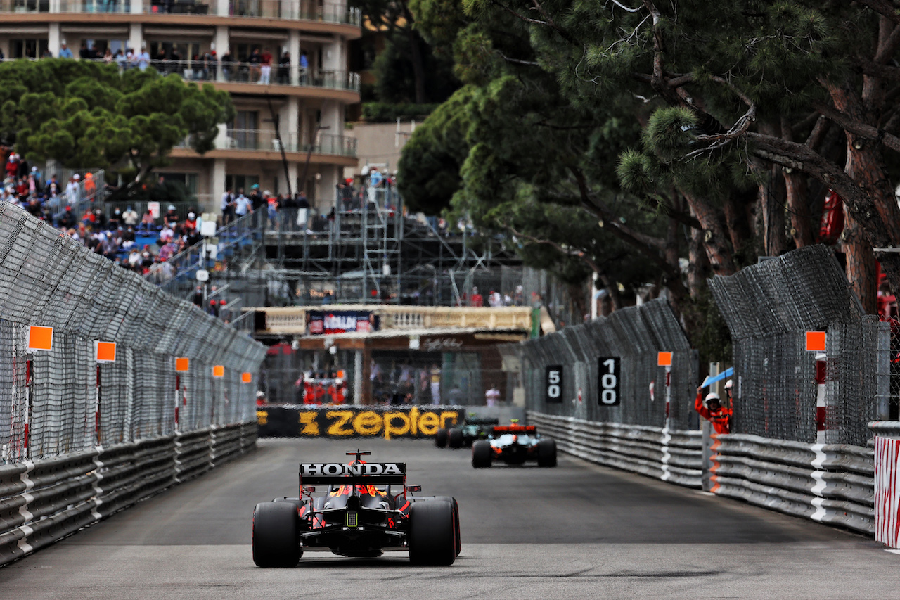 GP MONACO, Max Verstappen (NLD) Red Bull Racing RB16B.
22.05.2021. Formula 1 World Championship, Rd 5, Monaco Grand Prix, Monte Carlo, Monaco, Qualifiche Day.
- www.xpbimages.com, EMail: requests@xpbimages.com © Copyright: Batchelor / XPB Images