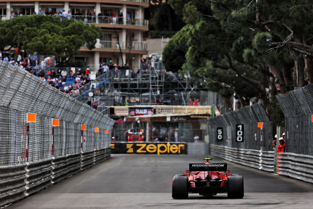 GP MONACO, Carlos Sainz Jr (ESP) Ferrari SF-21.
22.05.2021. Formula 1 World Championship, Rd 5, Monaco Grand Prix, Monte Carlo, Monaco, Qualifiche Day.
- www.xpbimages.com, EMail: requests@xpbimages.com © Copyright: Batchelor / XPB Images