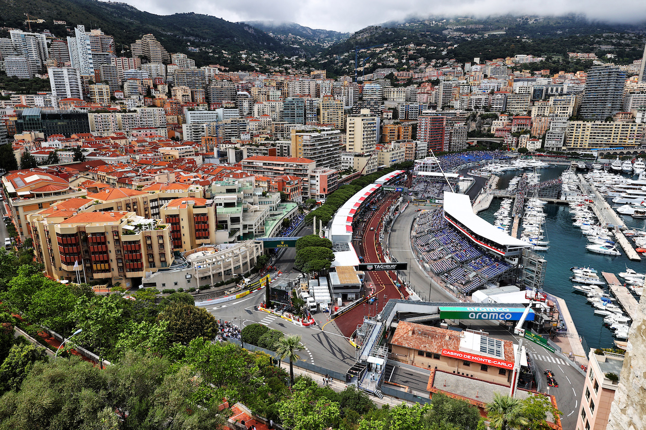 GP MONACO, Max Verstappen (NLD) Red Bull Racing RB16B.
22.05.2021. Formula 1 World Championship, Rd 5, Monaco Grand Prix, Monte Carlo, Monaco, Qualifiche Day.
- www.xpbimages.com, EMail: requests@xpbimages.com © Copyright: Moy / XPB Images