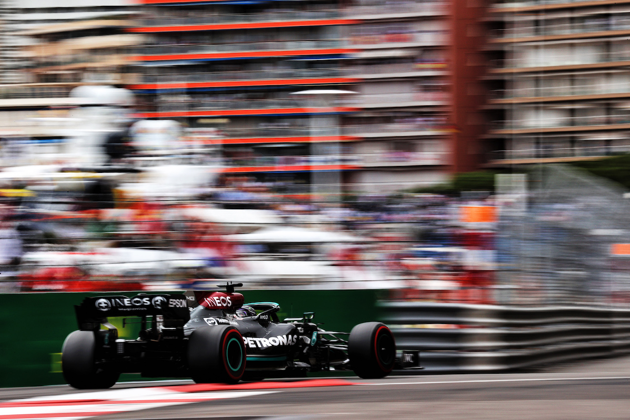 GP MONACO, Lewis Hamilton (GBR) Mercedes AMG F1 W12.
22.05.2021. Formula 1 World Championship, Rd 5, Monaco Grand Prix, Monte Carlo, Monaco, Qualifiche Day.
- www.xpbimages.com, EMail: requests@xpbimages.com © Copyright: Batchelor / XPB Images