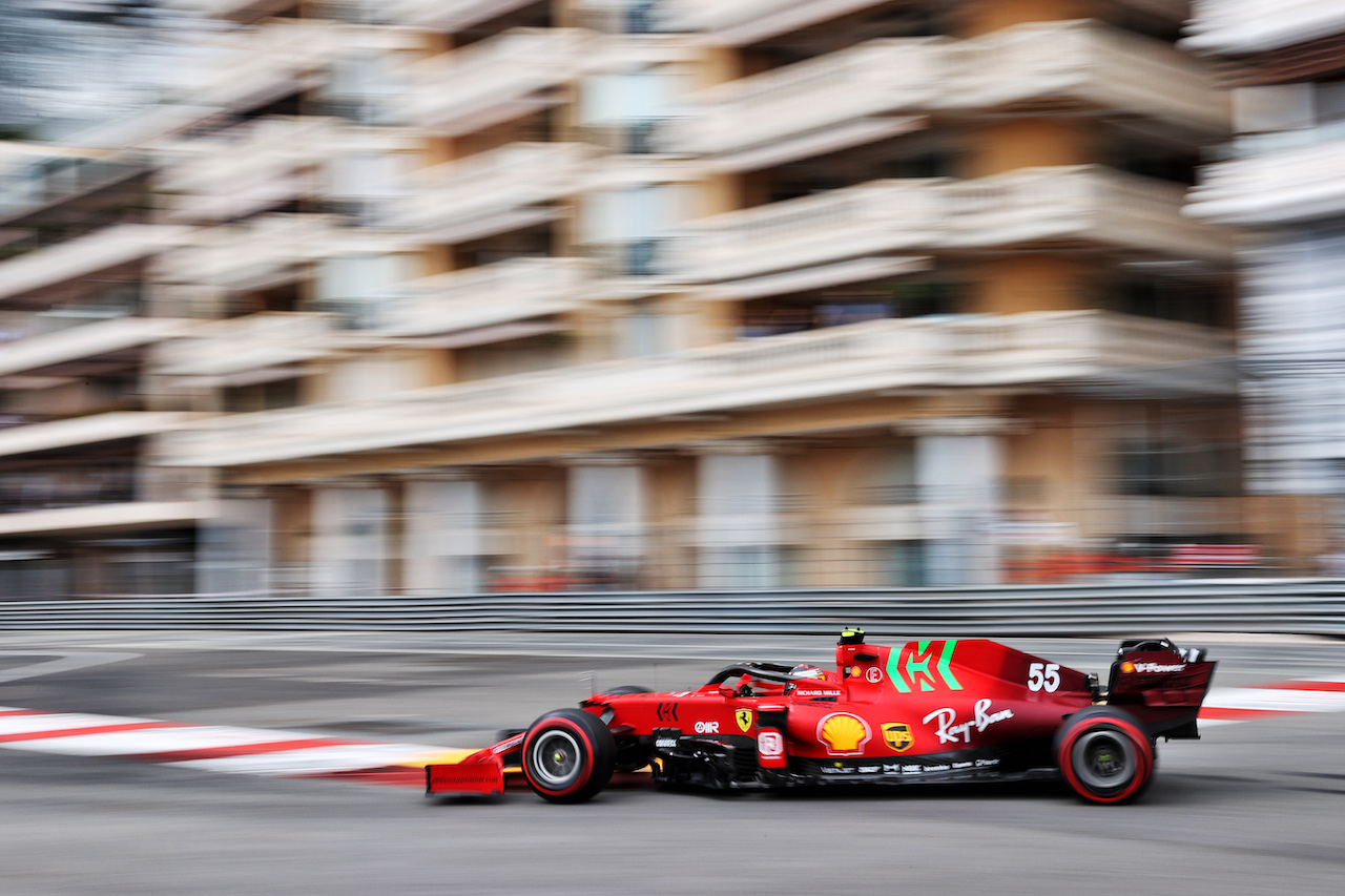 GP MONACO, Carlos Sainz Jr (ESP) Ferrari SF-21.
22.05.2021. Formula 1 World Championship, Rd 5, Monaco Grand Prix, Monte Carlo, Monaco, Qualifiche Day.
- www.xpbimages.com, EMail: requests@xpbimages.com © Copyright: Batchelor / XPB Images