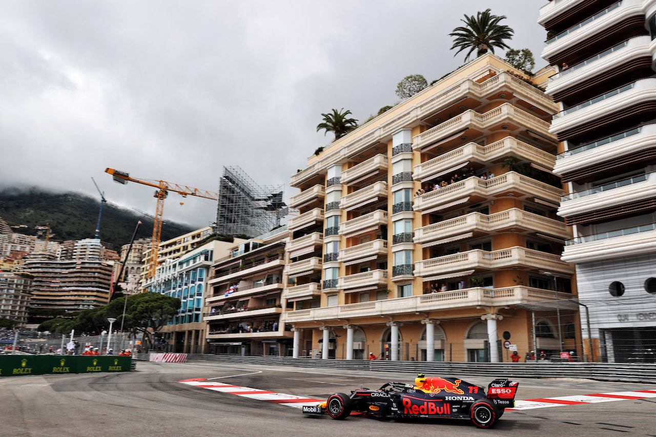 GP MONACO, Sergio Perez (MEX) Red Bull Racing RB16B.
22.05.2021. Formula 1 World Championship, Rd 5, Monaco Grand Prix, Monte Carlo, Monaco, Qualifiche Day.
- www.xpbimages.com, EMail: requests@xpbimages.com © Copyright: Batchelor / XPB Images