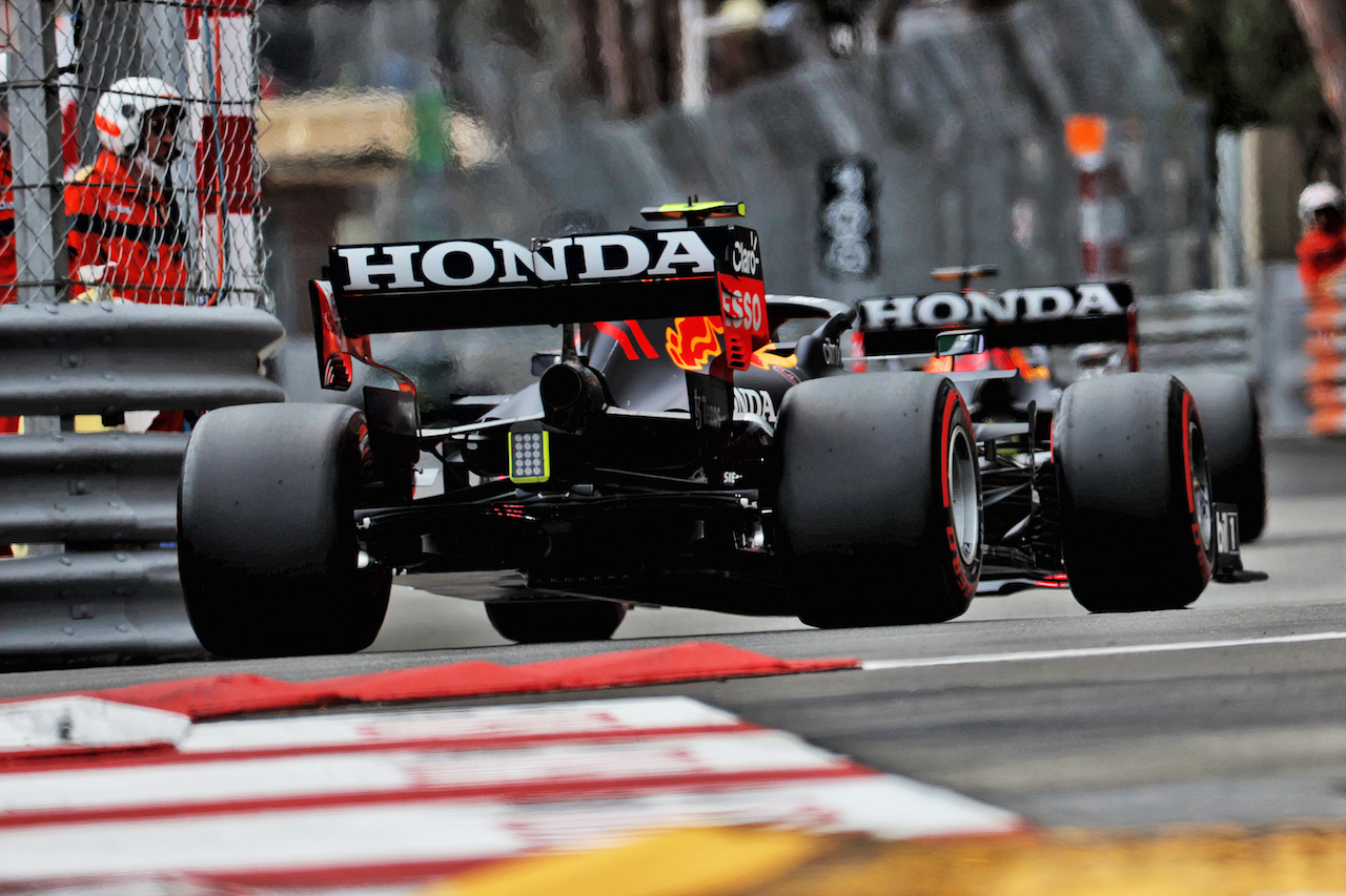 GP MONACO, Sergio Perez (MEX) Red Bull Racing RB16B.
22.05.2021. Formula 1 World Championship, Rd 5, Monaco Grand Prix, Monte Carlo, Monaco, Qualifiche Day.
- www.xpbimages.com, EMail: requests@xpbimages.com © Copyright: Batchelor / XPB Images