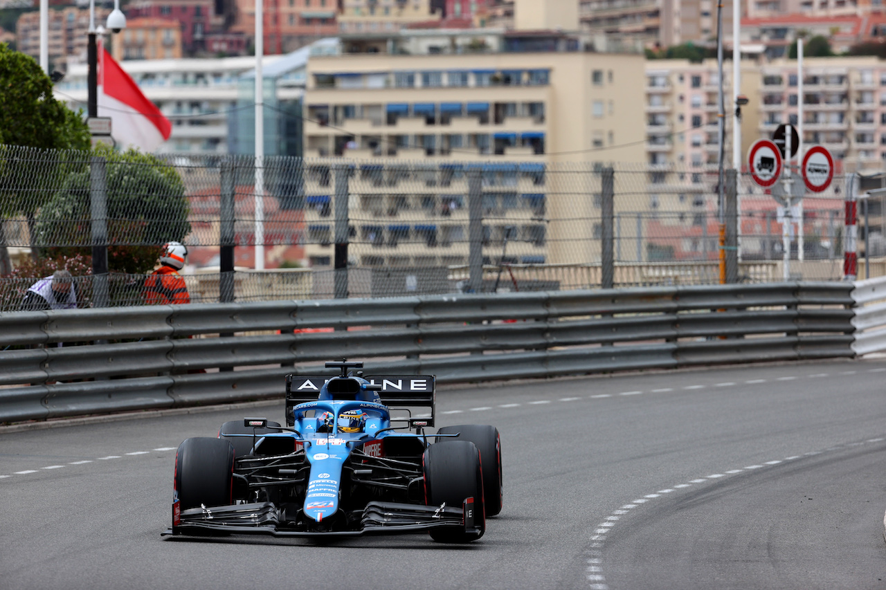 GP MONACO, Fernando Alonso (ESP) Alpine F1 Team A521.
22.05.2021. Formula 1 World Championship, Rd 5, Monaco Grand Prix, Monte Carlo, Monaco, Qualifiche Day.
- www.xpbimages.com, EMail: requests@xpbimages.com © Copyright: Batchelor / XPB Images