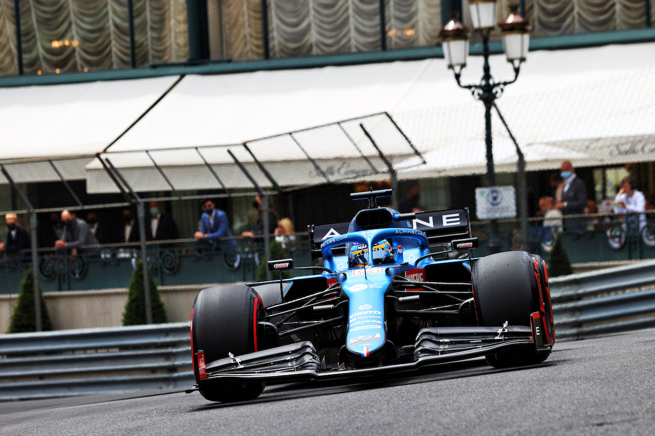 GP MONACO, Fernando Alonso (ESP) Alpine F1 Team A521.
22.05.2021. Formula 1 World Championship, Rd 5, Monaco Grand Prix, Monte Carlo, Monaco, Qualifiche Day.
- www.xpbimages.com, EMail: requests@xpbimages.com © Copyright: Moy / XPB Images