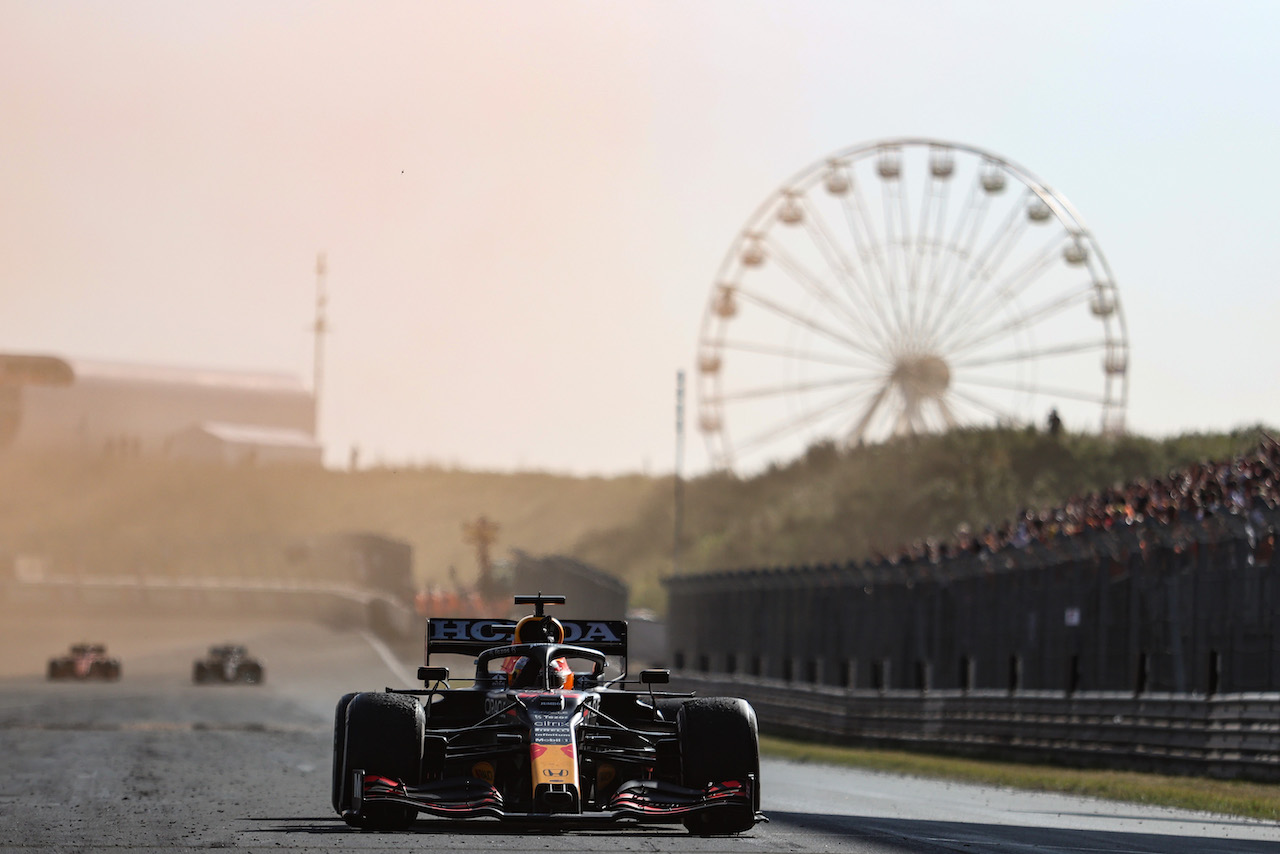 GP OLANDA, Max Verstappen (NLD), Red Bull Racing 
05.09.2021. Formula 1 World Championship, Rd 13, Dutch Grand Prix, Zandvoort, Netherlands, Gara Day.
- www.xpbimages.com, EMail: requests@xpbimages.com © Copyright: Charniaux / XPB Images