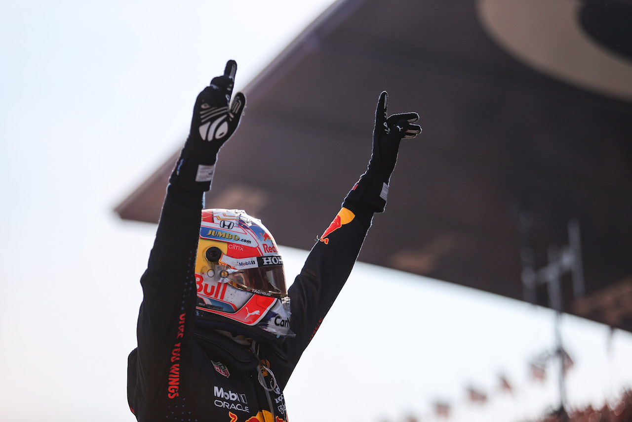 GP OLANDA, Max Verstappen (NLD), Red Bull Racing 
05.09.2021. Formula 1 World Championship, Rd 13, Dutch Grand Prix, Zandvoort, Netherlands, Gara Day.
- www.xpbimages.com, EMail: requests@xpbimages.com ¬© Copyright: Charniaux / XPB Images