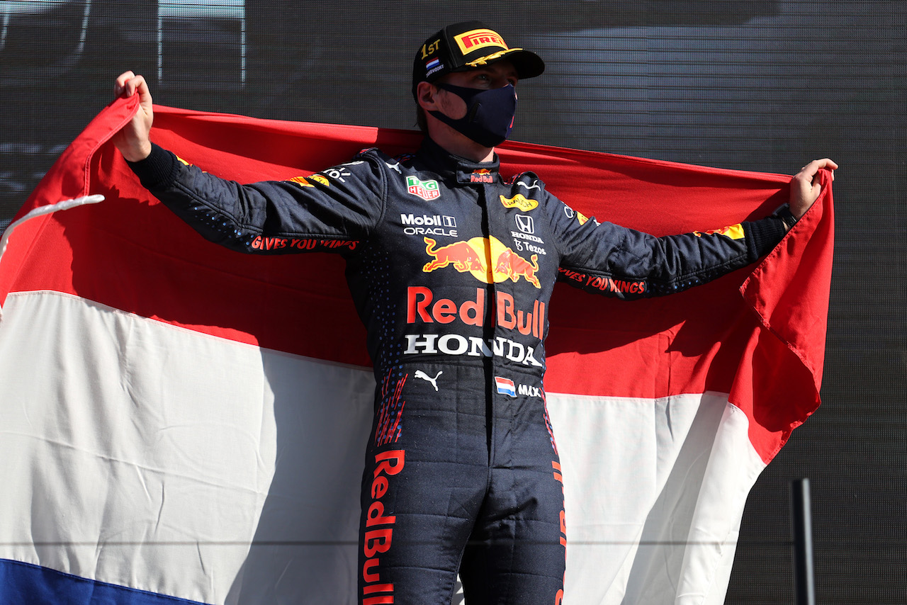 GP OLANDA, Max Verstappen (NLD), Red Bull Racing 
05.09.2021. Formula 1 World Championship, Rd 13, Dutch Grand Prix, Zandvoort, Netherlands, Gara Day.
- www.xpbimages.com, EMail: requests@xpbimages.com ¬© Copyright: Charniaux / XPB Images