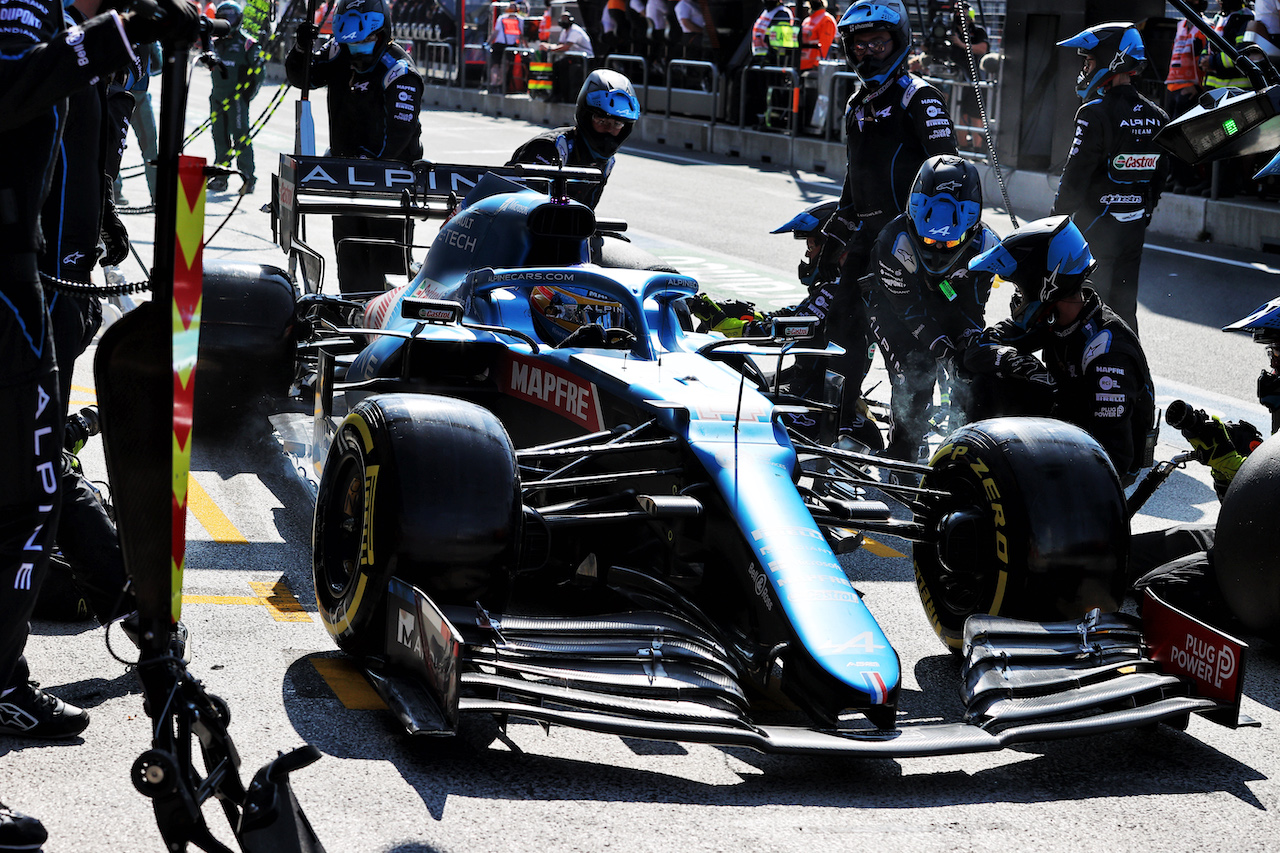 GP OLANDA, Fernando Alonso (ESP) Alpine F1 Team A521 makes a pit stop.
05.09.2021. Formula 1 World Championship, Rd 13, Dutch Grand Prix, Zandvoort, Netherlands, Gara Day.
- www.xpbimages.com, EMail: requests@xpbimages.com © Copyright: Moy / XPB Images