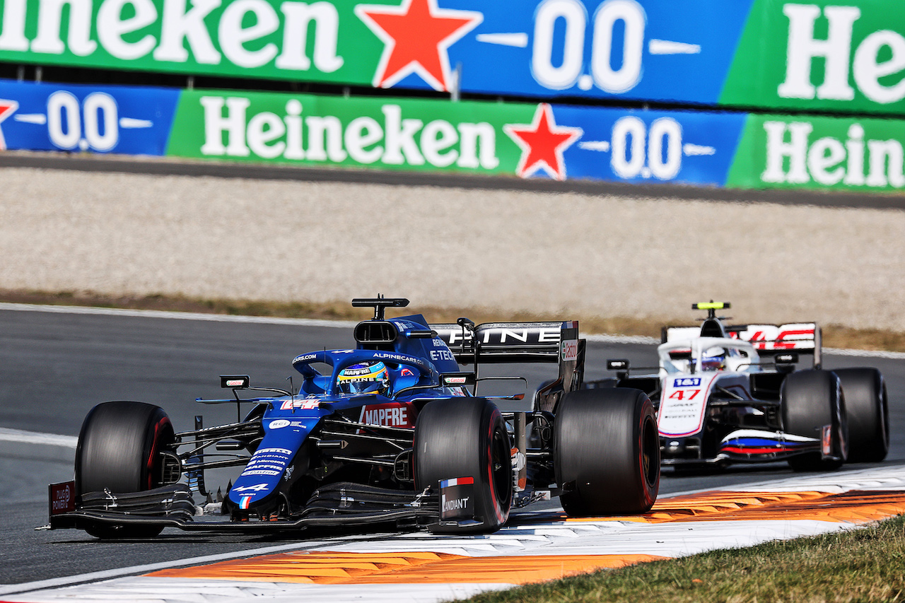 GP OLANDA, Fernando Alonso (ESP) Alpine F1 Team A521.
05.09.2021. Formula 1 World Championship, Rd 13, Dutch Grand Prix, Zandvoort, Netherlands, Gara Day.
- www.xpbimages.com, EMail: requests@xpbimages.com © Copyright: Batchelor / XPB Images