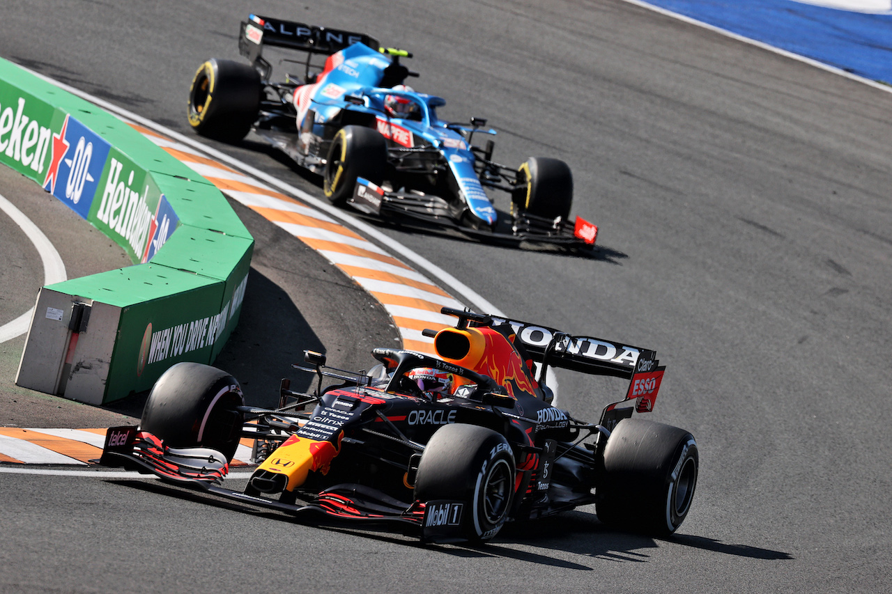 GP OLANDA, Max Verstappen (NLD) Red Bull Racing RB16B.
05.09.2021. Formula 1 World Championship, Rd 13, Dutch Grand Prix, Zandvoort, Netherlands, Gara Day.
- www.xpbimages.com, EMail: requests@xpbimages.com © Copyright: Batchelor / XPB Images