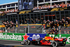 GP OLANDA, Gara winner Max Verstappen (NLD) Red Bull Racing RB16B celebrates as he passes the team at the end of the race.
05.09.2021. Formula 1 World Championship, Rd 13, Dutch Grand Prix, Zandvoort, Netherlands, Gara Day.
- www.xpbimages.com, EMail: requests@xpbimages.com © Copyright: Batchelor / XPB Images