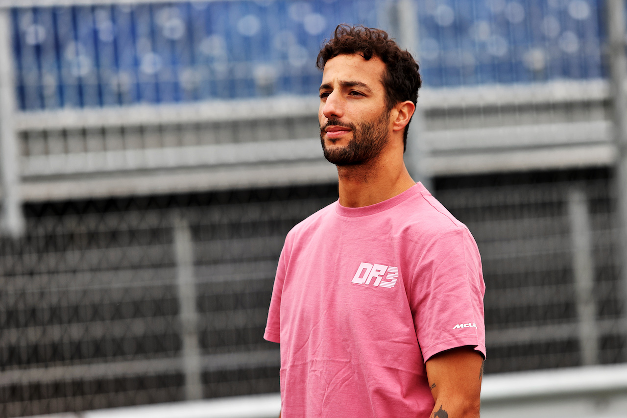 GP OLANDA, Daniel Ricciardo (AUS) McLaren.
02.09.2021. Formula 1 World Championship, Rd 13, Dutch Grand Prix, Zandvoort, Netherlands, Preparation Day.
- www.xpbimages.com, EMail: requests@xpbimages.com © Copyright: Moy / XPB Images