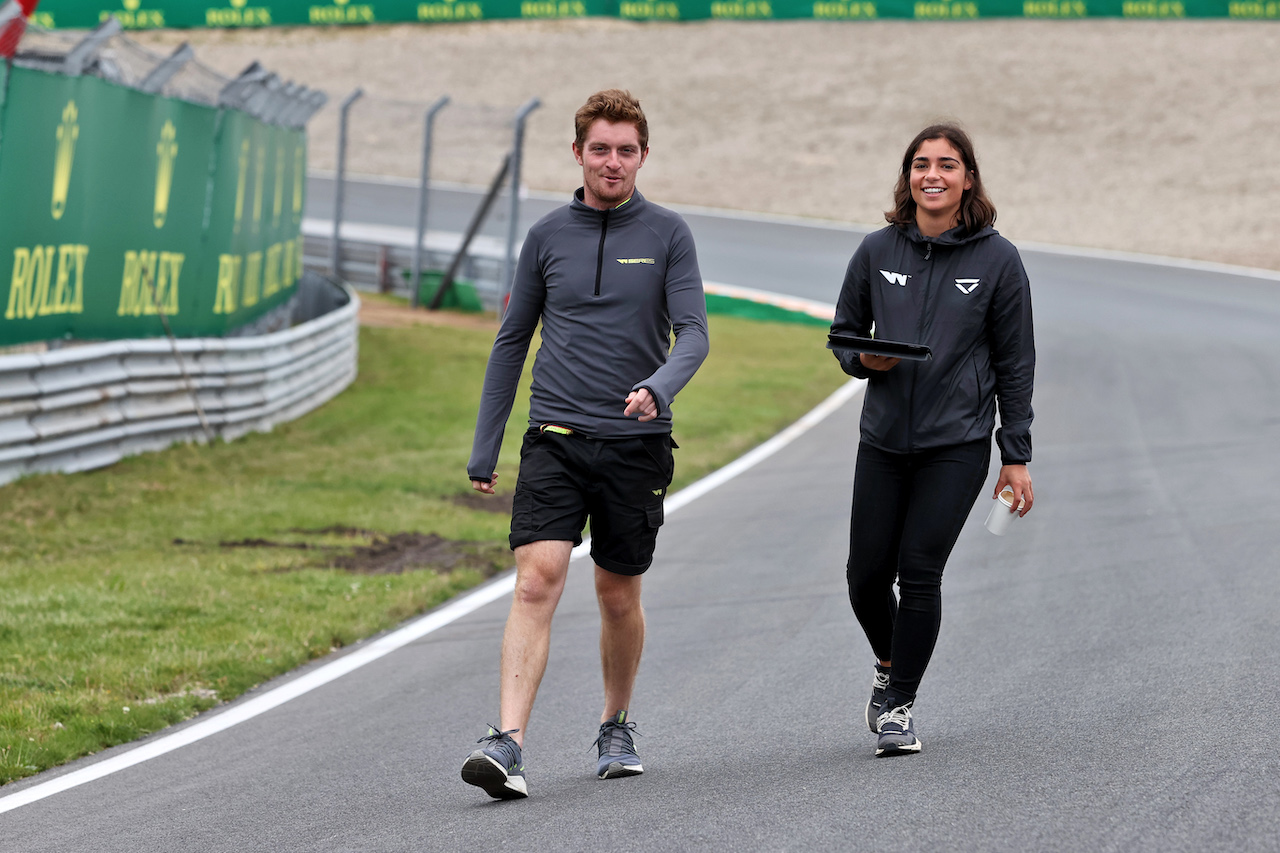 GP OLANDA, Jamie Chadwick (GBR) Veloce Racing W Series Driver, walks the circuit.
02.09.2021. Formula 1 World Championship, Rd 13, Dutch Grand Prix, Zandvoort, Netherlands, Preparation Day.
- www.xpbimages.com, EMail: requests@xpbimages.com © Copyright: Moy / XPB Images