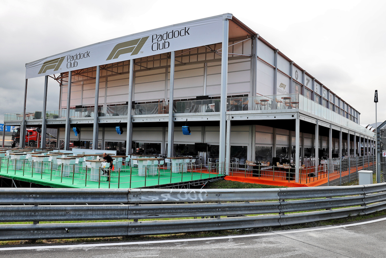 GP OLANDA, Circuit Atmosfera - Paddock Club.
01.09.2021. Formula 1 World Championship, Rd 13, Dutch Grand Prix, Zandvoort, Netherlands, Preparation Day.
- www.xpbimages.com, EMail: requests@xpbimages.com © Copyright: Moy / XPB Images