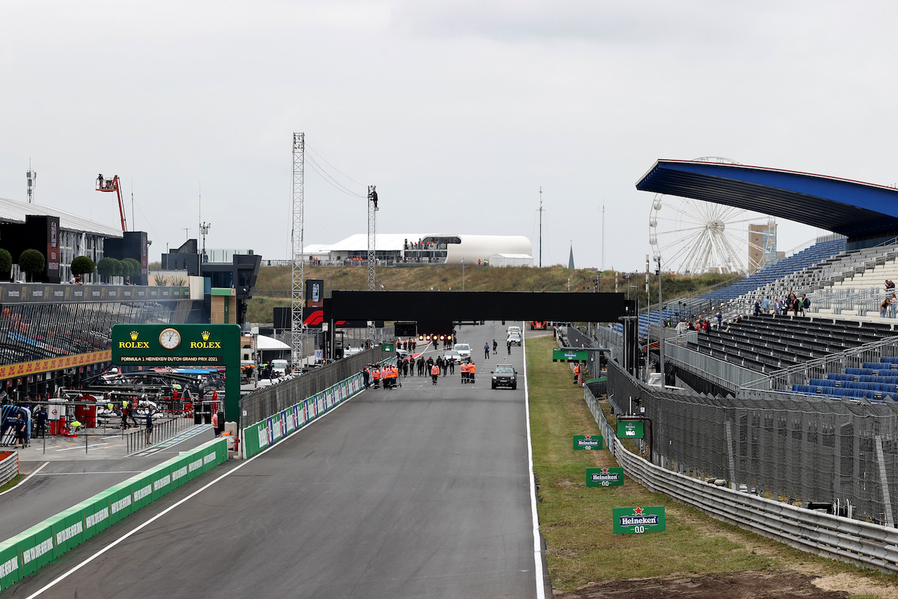 GP OLANDA, Circuit Atmosfera - partenza / finiush straight.
02.09.2021. Formula 1 World Championship, Rd 13, Dutch Grand Prix, Zandvoort, Netherlands, Preparation Day.
- www.xpbimages.com, EMail: requests@xpbimages.com © Copyright: Moy / XPB Images