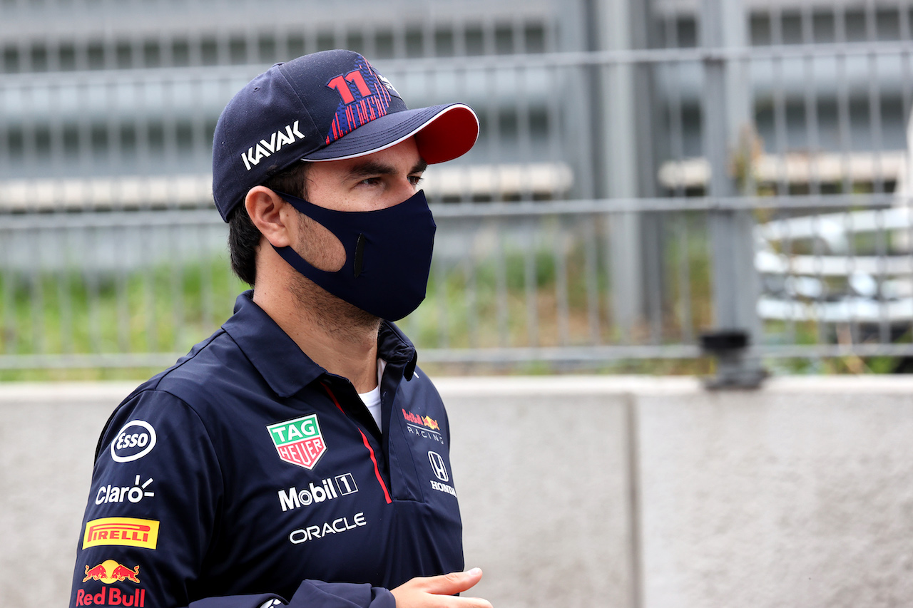 GP OLANDA, Sergio Perez (MEX) Red Bull Racing.
02.09.2021. Formula 1 World Championship, Rd 13, Dutch Grand Prix, Zandvoort, Netherlands, Preparation Day.
- www.xpbimages.com, EMail: requests@xpbimages.com © Copyright: Batchelor / XPB Images