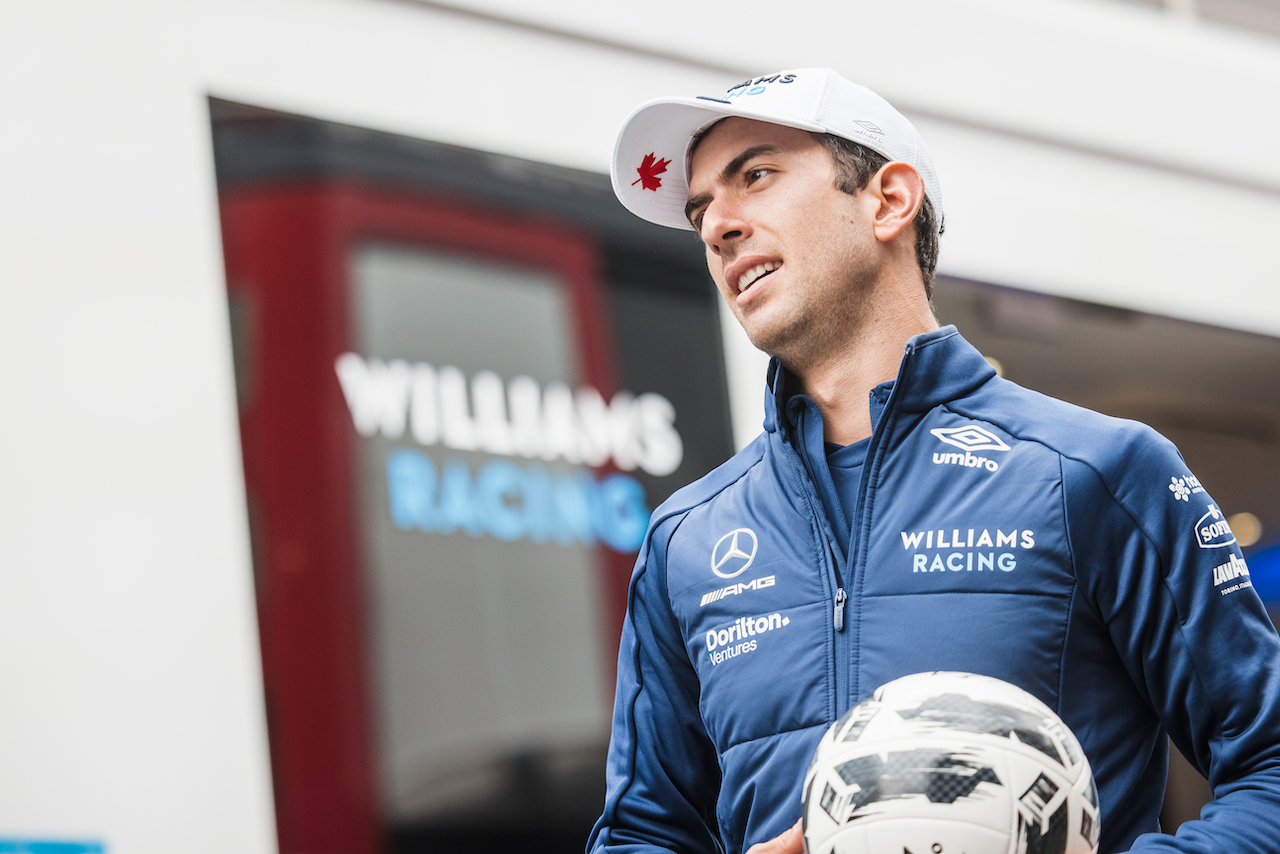 GP OLANDA, Nicholas Latifi (CDN) Williams Racing with football.
02.09.2021. Formula 1 World Championship, Rd 13, Dutch Grand Prix, Zandvoort, Netherlands, Preparation Day.
- www.xpbimages.com, EMail: requests@xpbimages.com © Copyright: Bearne / XPB Images