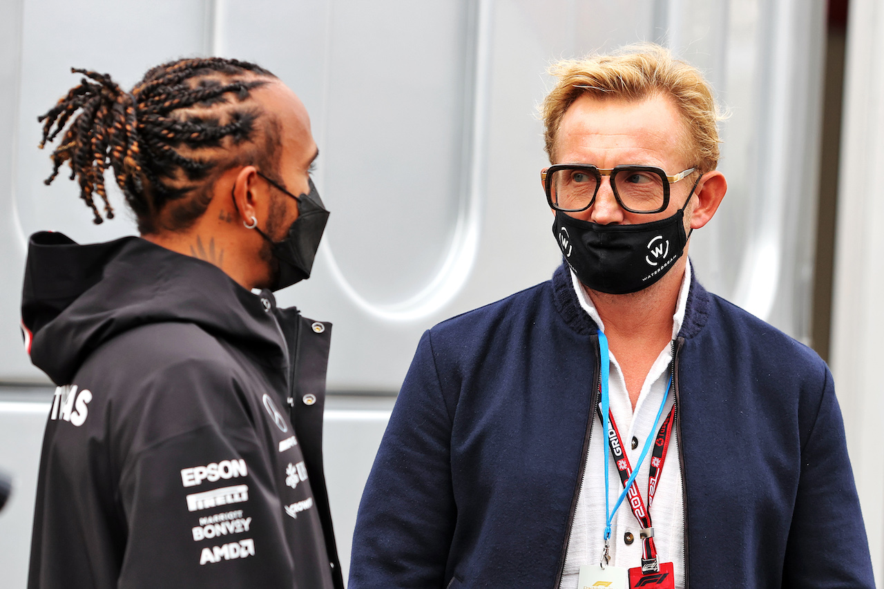 GP OLANDA, (L to R): Lewis Hamilton (GBR) Mercedes AMG F1 with Prince Bernhard of Orange-Nassau, van Vollenhoven (NLD) Zandvoort Circuit Co-Owner.
02.09.2021. Formula 1 World Championship, Rd 13, Dutch Grand Prix, Zandvoort, Netherlands, Preparation Day.
- www.xpbimages.com, EMail: requests@xpbimages.com © Copyright: Moy / XPB Images