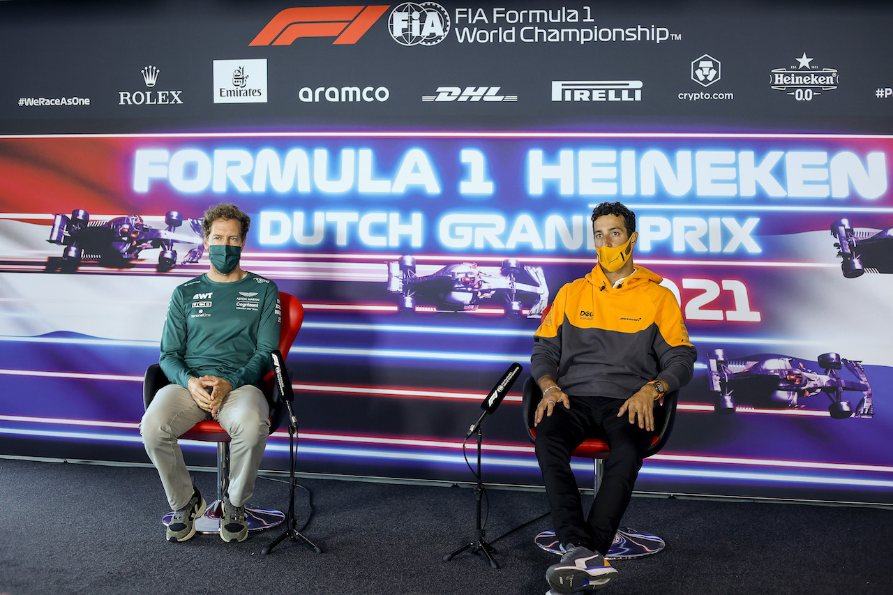 GP OLANDA, (L to R): Sebastian Vettel (GER) Aston Martin F1 Team e Daniel Ricciardo (AUS) McLaren in the FIA Press Conference.
02.09.2021. Formula 1 World Championship, Rd 13, Dutch Grand Prix, Zandvoort, Netherlands, Preparation Day.
- www.xpbimages.com, EMail: requests@xpbimages.com © Copyright: FIA Pool Image for Editorial Use Only