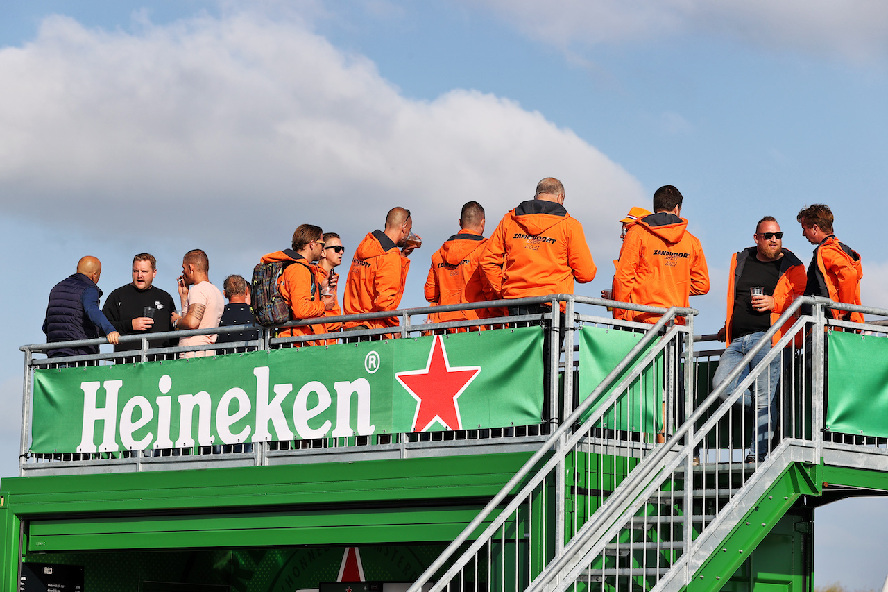 GP OLANDA, Circuit Atmosfera - Heineken stand in the FanZone.
02.09.2021. Formula 1 World Championship, Rd 13, Dutch Grand Prix, Zandvoort, Netherlands, Preparation Day.
- www.xpbimages.com, EMail: requests@xpbimages.com © Copyright: Moy / XPB Images