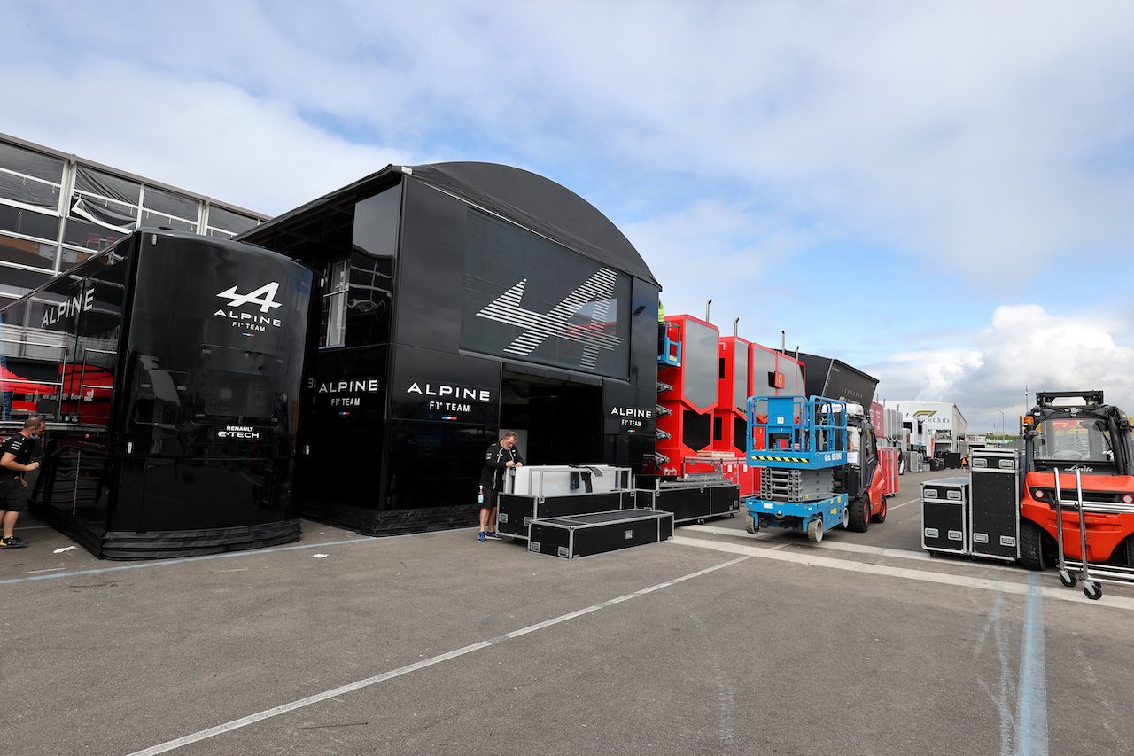 GP OLANDA, Alpine F1 Team trucks in the paddock.
01.09.2021. Formula 1 World Championship, Rd 13, Dutch Grand Prix, Zandvoort, Netherlands, Preparation Day.
- www.xpbimages.com, EMail: requests@xpbimages.com © Copyright: Moy / XPB Images