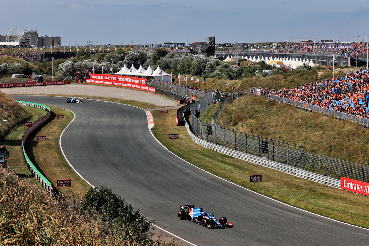 GP OLANDA, Fernando Alonso (ESP) Alpine F1 Team A521.
04.09.2021. Formula 1 World Championship, Rd 13, Dutch Grand Prix, Zandvoort, Netherlands, Qualifiche Day.
- www.xpbimages.com, EMail: requests@xpbimages.com © Copyright: Batchelor / XPB Images