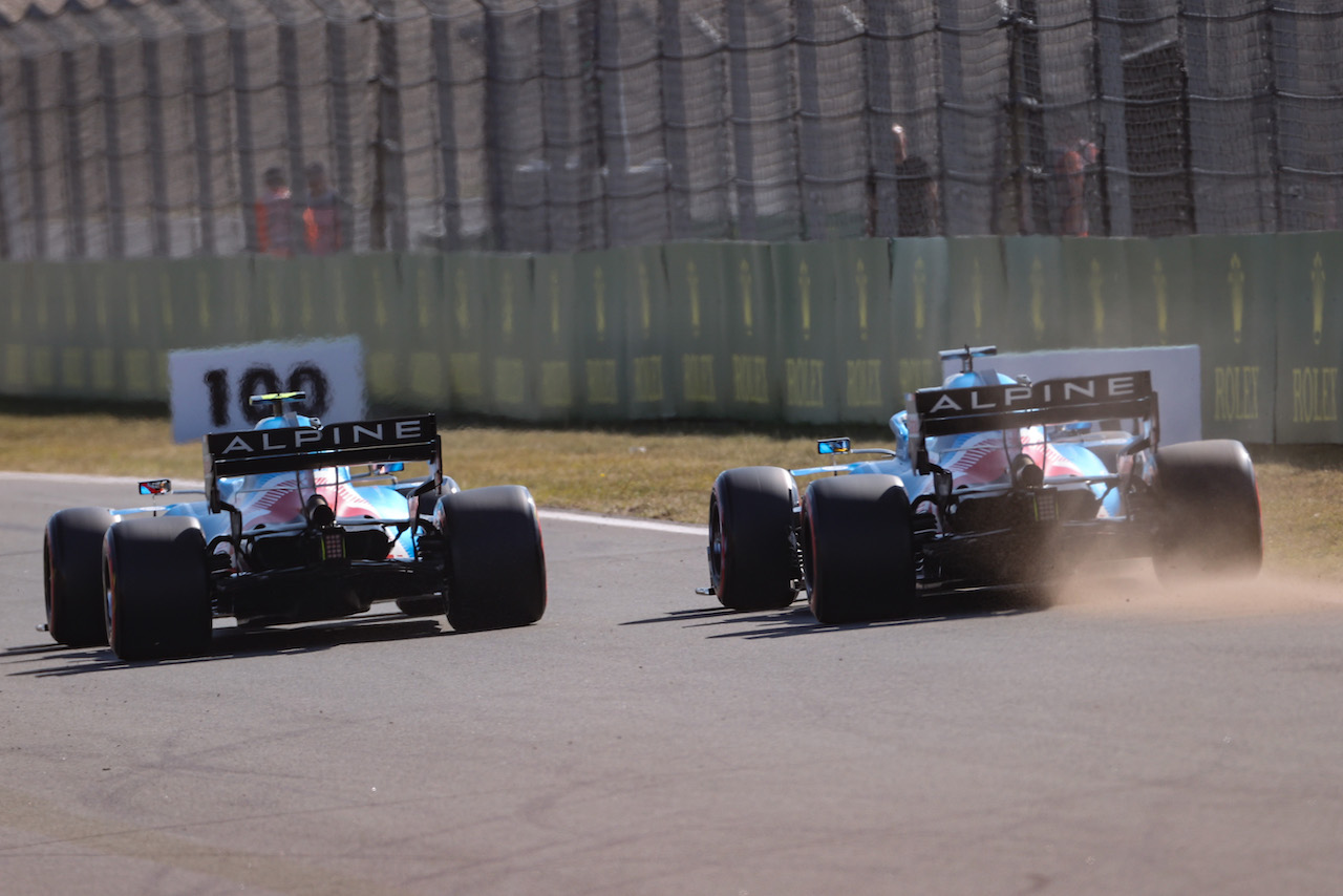 GP OLANDA, Esteban Ocon (FRA), Alpine F1 Team e Fernando Alonso (ESP), Alpine F1 Team 
04.09.2021. Formula 1 World Championship, Rd 13, Dutch Grand Prix, Zandvoort, Netherlands, Qualifiche Day.
- www.xpbimages.com, EMail: requests@xpbimages.com ¬© Copyright: Charniaux / XPB Images