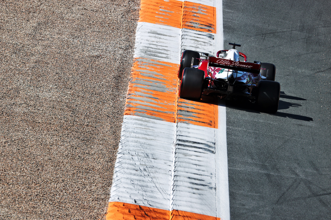 GP OLANDA, Robert Kubica (POL) Alfa Romeo Racing C39 Reserve Driver.
04.09.2021. Formula 1 World Championship, Rd 13, Dutch Grand Prix, Zandvoort, Netherlands, Qualifiche Day.
- www.xpbimages.com, EMail: requests@xpbimages.com © Copyright: Charniaux / XPB Images