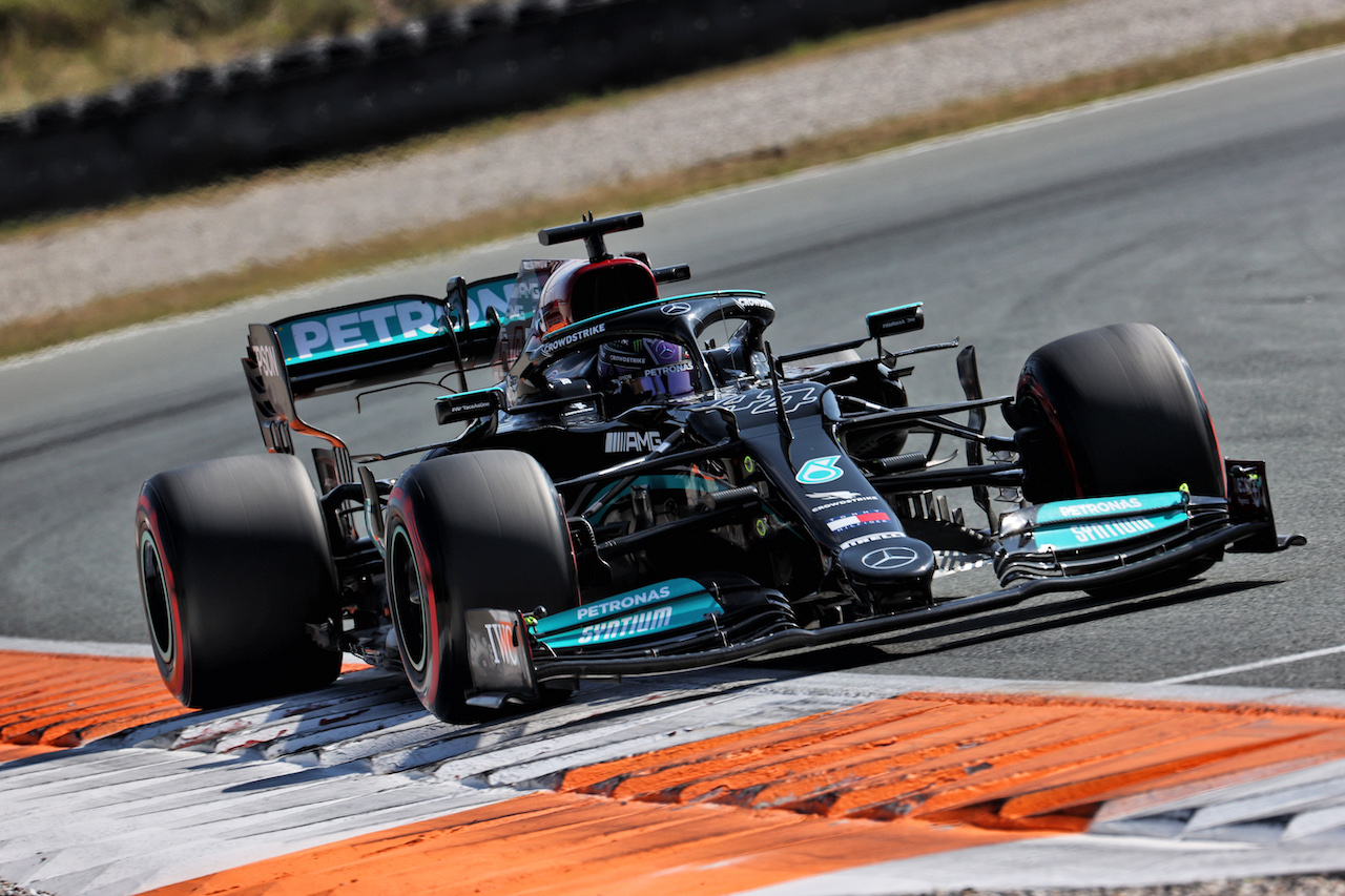 GP OLANDA, Lewis Hamilton (GBR) Mercedes AMG F1 W12.
04.09.2021. Formula 1 World Championship, Rd 13, Dutch Grand Prix, Zandvoort, Netherlands, Qualifiche Day.
- www.xpbimages.com, EMail: requests@xpbimages.com © Copyright: Batchelor / XPB Images