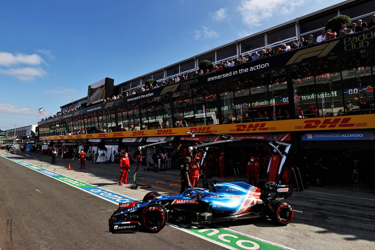 GP OLANDA, Fernando Alonso (ESP) Alpine F1 Team A521.
04.09.2021. Formula 1 World Championship, Rd 13, Dutch Grand Prix, Zandvoort, Netherlands, Qualifiche Day.
- www.xpbimages.com, EMail: requests@xpbimages.com © Copyright: Moy / XPB Images