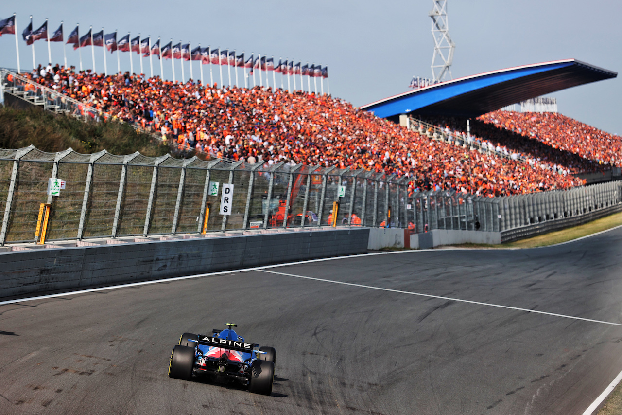 GP OLANDA, Esteban Ocon (FRA) Alpine F1 Team A521.
03.09.2021. Formula 1 World Championship, Rd 13, Dutch Grand Prix, Zandvoort, Netherlands, Practice Day.
- www.xpbimages.com, EMail: requests@xpbimages.com © Copyright: Charniaux / XPB Images