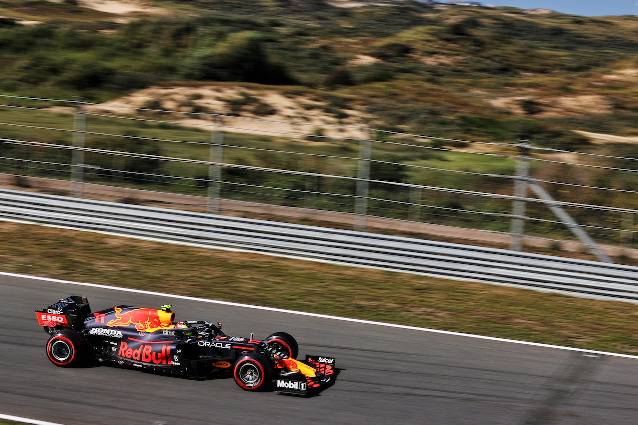 GP OLANDA, Sergio Perez (MEX) Red Bull Racing RB16B.
03.09.2021. Formula 1 World Championship, Rd 13, Dutch Grand Prix, Zandvoort, Netherlands, Practice Day.
- www.xpbimages.com, EMail: requests@xpbimages.com © Copyright: Batchelor / XPB Images