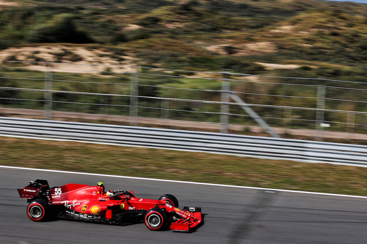 GP OLANDA, Carlos Sainz Jr (ESP) Ferrari SF-21.
03.09.2021. Formula 1 World Championship, Rd 13, Dutch Grand Prix, Zandvoort, Netherlands, Practice Day.
- www.xpbimages.com, EMail: requests@xpbimages.com © Copyright: Batchelor / XPB Images