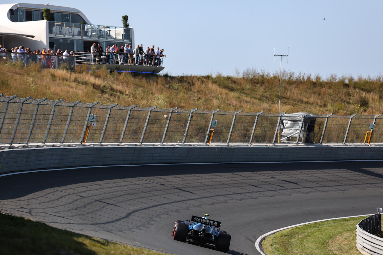 GP OLANDA, Nicholas Latifi (CDN), Williams Racing 
03.09.2021. Formula 1 World Championship, Rd 13, Dutch Grand Prix, Zandvoort, Netherlands, Practice Day.
- www.xpbimages.com, EMail: requests@xpbimages.com ¬© Copyright: Charniaux / XPB Images