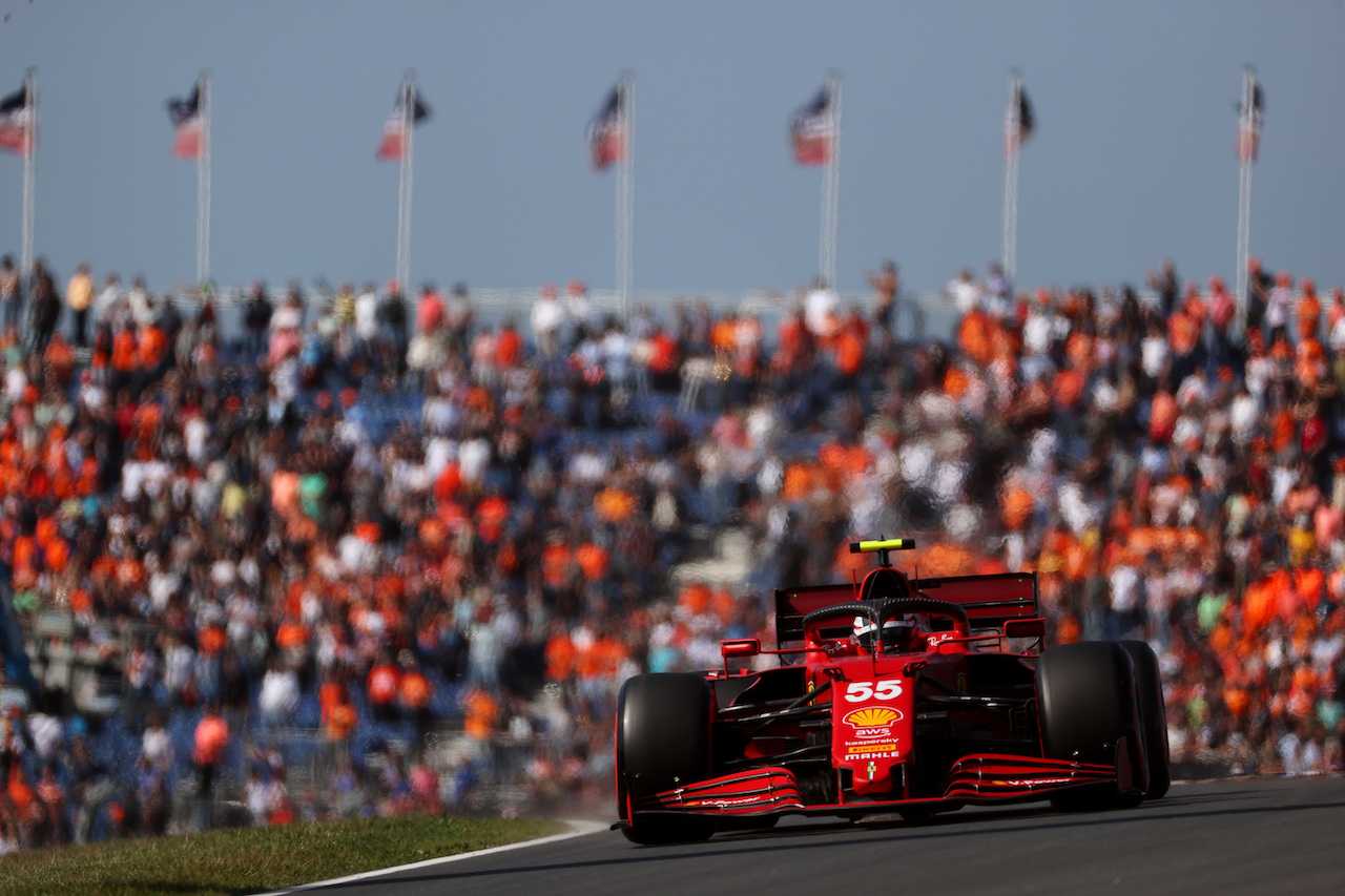 GP OLANDA, Carlos Sainz Jr (ESP) Ferrari SF-21.
03.09.2021. Formula 1 World Championship, Rd 13, Dutch Grand Prix, Zandvoort, Netherlands, Practice Day.
- www.xpbimages.com, EMail: requests@xpbimages.com © Copyright: Batchelor / XPB Images