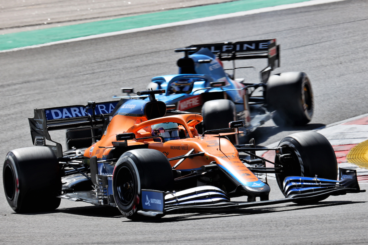 GP PORTOGALLO, Daniel Ricciardo (AUS) McLaren MCL35M.
02.05.2021. Formula 1 World Championship, Rd 3, Portuguese Grand Prix, Portimao, Portugal, Gara Day.
- www.xpbimages.com, EMail: requests@xpbimages.com © Copyright: Batchelor / XPB Images