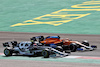 PORTUGAL GP, Pierre Gasly (FRA) AlphaTauri AT02 and Daniel Ricciardo (AUS) McLaren MCL35M battle for position. 02.05.2021. Formula 1 World Championship, Rd 3, Portuguese Grand Prix, Portimao, Portugal, Race Day. - www.xpbimages.com, EMail: requests@xpbimages.com © Copyright: Batchelor / XPB Images