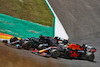 GP PORTOGALLO, (L to R): Lewis Hamilton (GBR) Mercedes AMG F1 W12 e Max Verstappen (NLD) Red Bull Racing RB16B battle for position.
02.05.2021. Formula 1 World Championship, Rd 3, Portuguese Grand Prix, Portimao, Portugal, Gara Day.
 - www.xpbimages.com, EMail: requests@xpbimages.com © Copyright: Staley / XPB Images