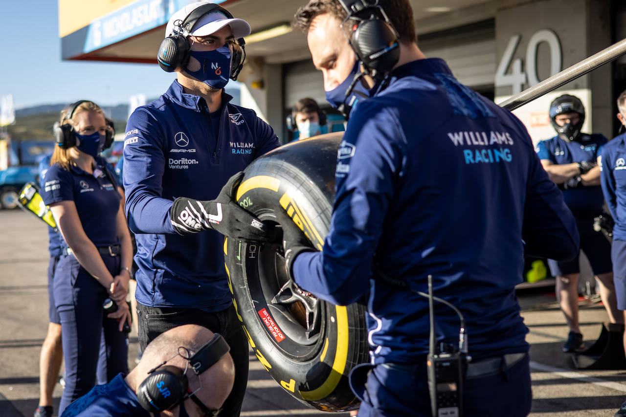 GP PORTOGALLO, Nicholas Latifi (CDN) Williams Racing - Captain Tom Moore 100 Challenge - 100 pit stops over the GP weekend.
29.04.2021. Formula 1 World Championship, Rd 3, Portuguese Grand Prix, Portimao, Portugal, Preparation Day.
- www.xpbimages.com, EMail: requests@xpbimages.com © Copyright: Bearne / XPB Images