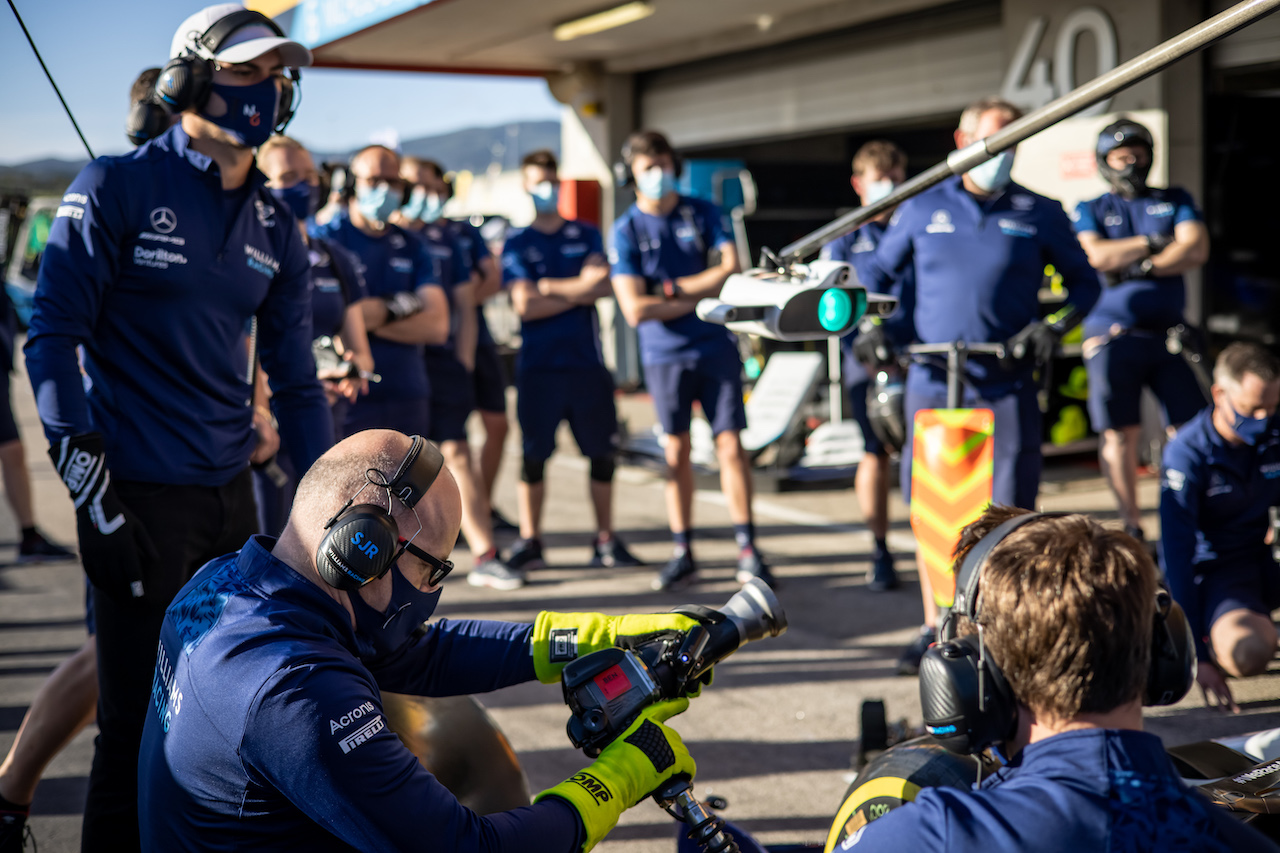 GP PORTOGALLO, Simon Roberts (GBR) Williams Racing F1 Team Principal - Captain Tom Moore 100 Challenge - 100 pit stops over the GP weekend.
29.04.2021. Formula 1 World Championship, Rd 3, Portuguese Grand Prix, Portimao, Portugal, Preparation Day.
- www.xpbimages.com, EMail: requests@xpbimages.com © Copyright: Bearne / XPB Images